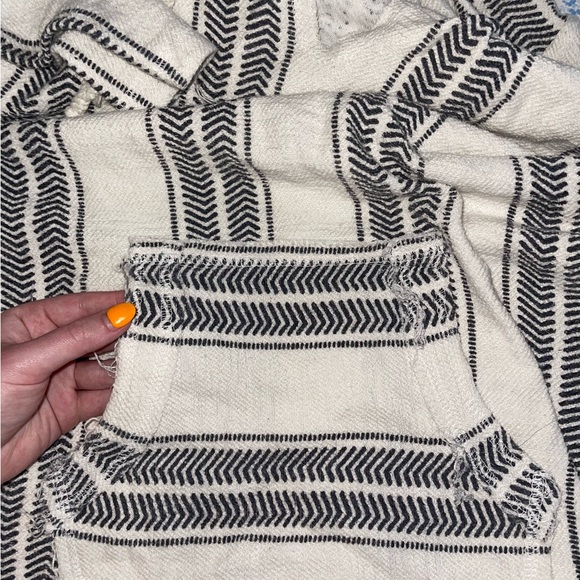 Ocean Drive sweater/cover up - Picture 4 of 4